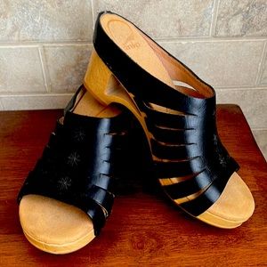 Dansko Black platform Slides